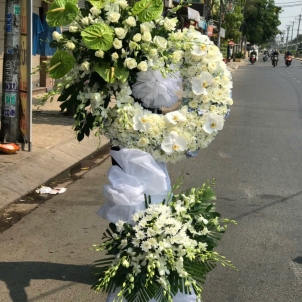 Kệ hoa viếng 75390
