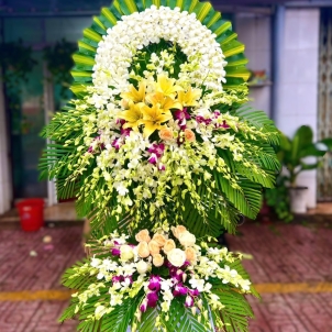 Kệ hoa viếng 65292