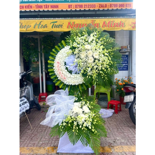 KỆ HOA VIẾNG 20134